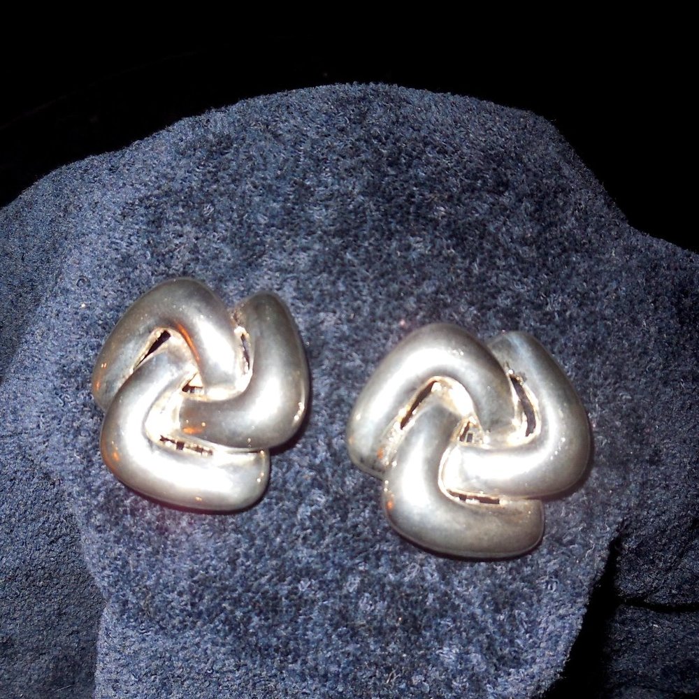 Vintage Erwin Pearl Sterling Silver Knotted Swirl Clip on Earrings Signed